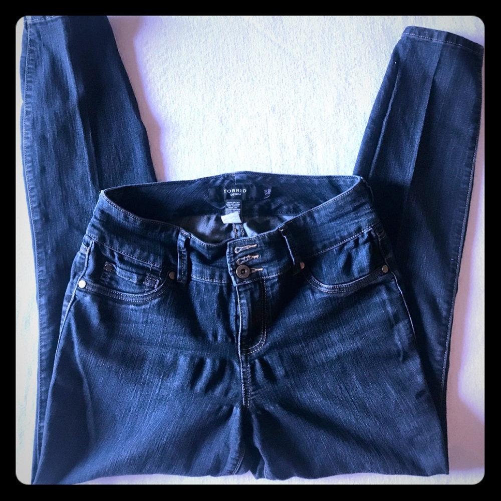 TORRID WOMEN’S DENIM SKINNY JEANS